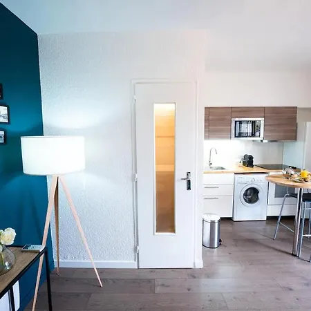 Appartement N2 Centre Village, Clim, Parking Gratuit Aigues-Mortes